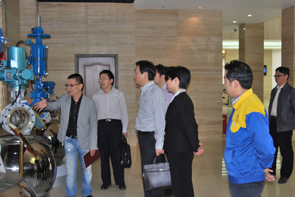 ζ^^ίMLɳIͬ־^һǮaƷչʾd